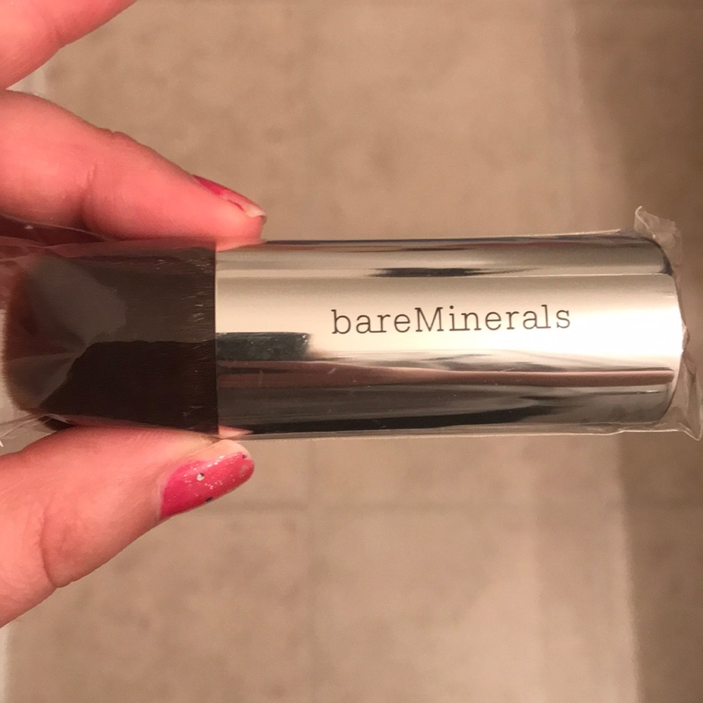 BareMinerals Seamless Buffing Brush